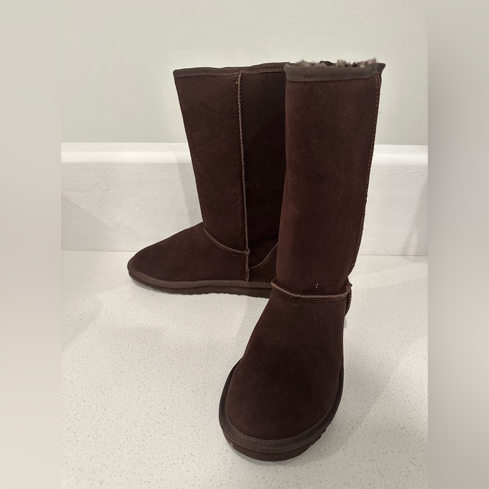 Ugg Australia classic tall boots in brown size 10